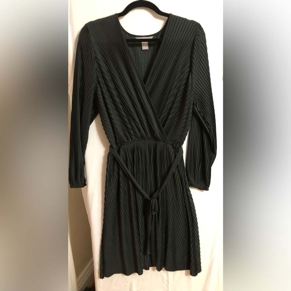 H&M Small Midi Green Ribbed Dress